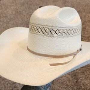 Elegant Cream Women's Cowboy Hat